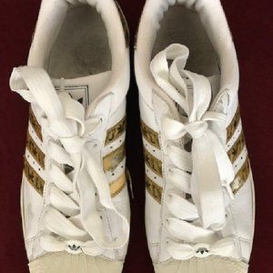 MENS SIZE 11 ADIDAS SUPERSTAR GOLD & WHITE RUNNING SHOES